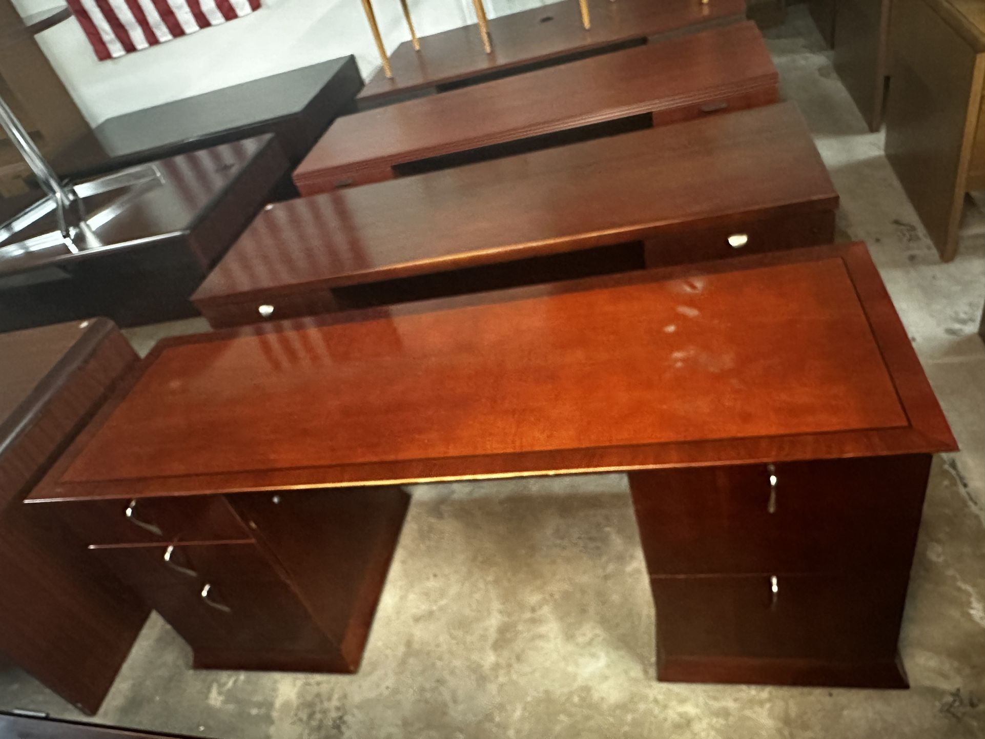 OFFICE/HOME DESK COMPUTER DESK