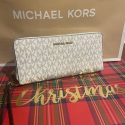 Brand New!!!! 💯 Authentic !!!Michael Kors Large Continental Wristlet  Wallet ** 