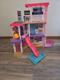 Barbie Dreamhouse 3-Story Dollhouse Playset