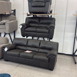 Free Delivery Sofa Loveseat Chair Set Easy To Clean Was $1,600 Now $950 Free Delivery Financing Available 