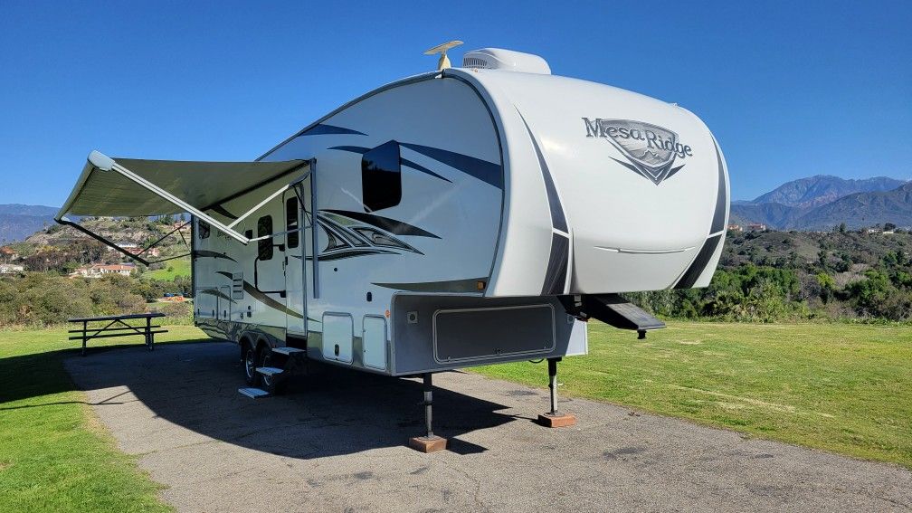 2020 Mesaridge295 5th Wheel Trailer