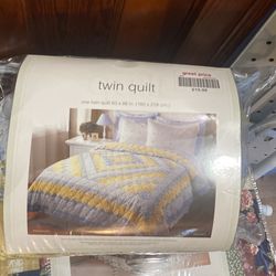 Brand New Twin  Quilt  Still In Pack 