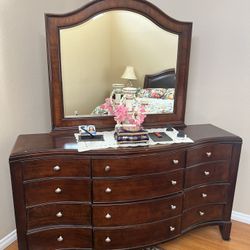 Beautiful Dresser With Large Mirror