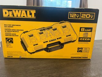DEWALT MULTI-PORT SIMULTANEOUS FAST CHARGER