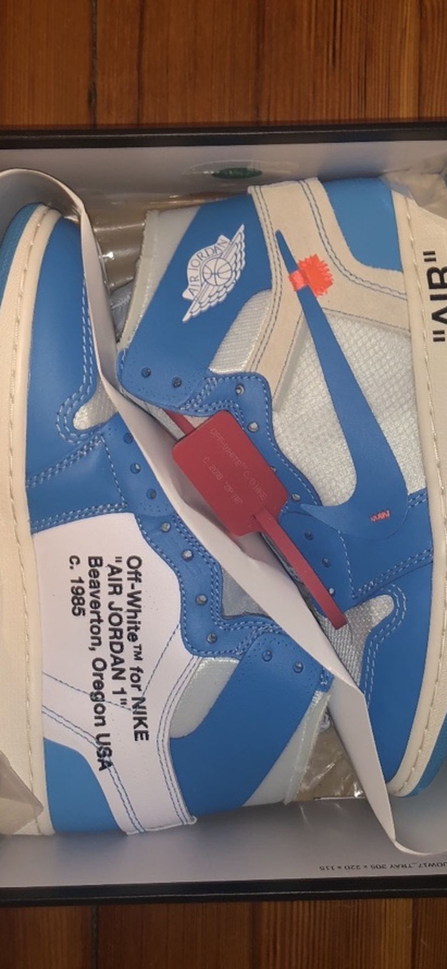 Off White UNC Jordan 1