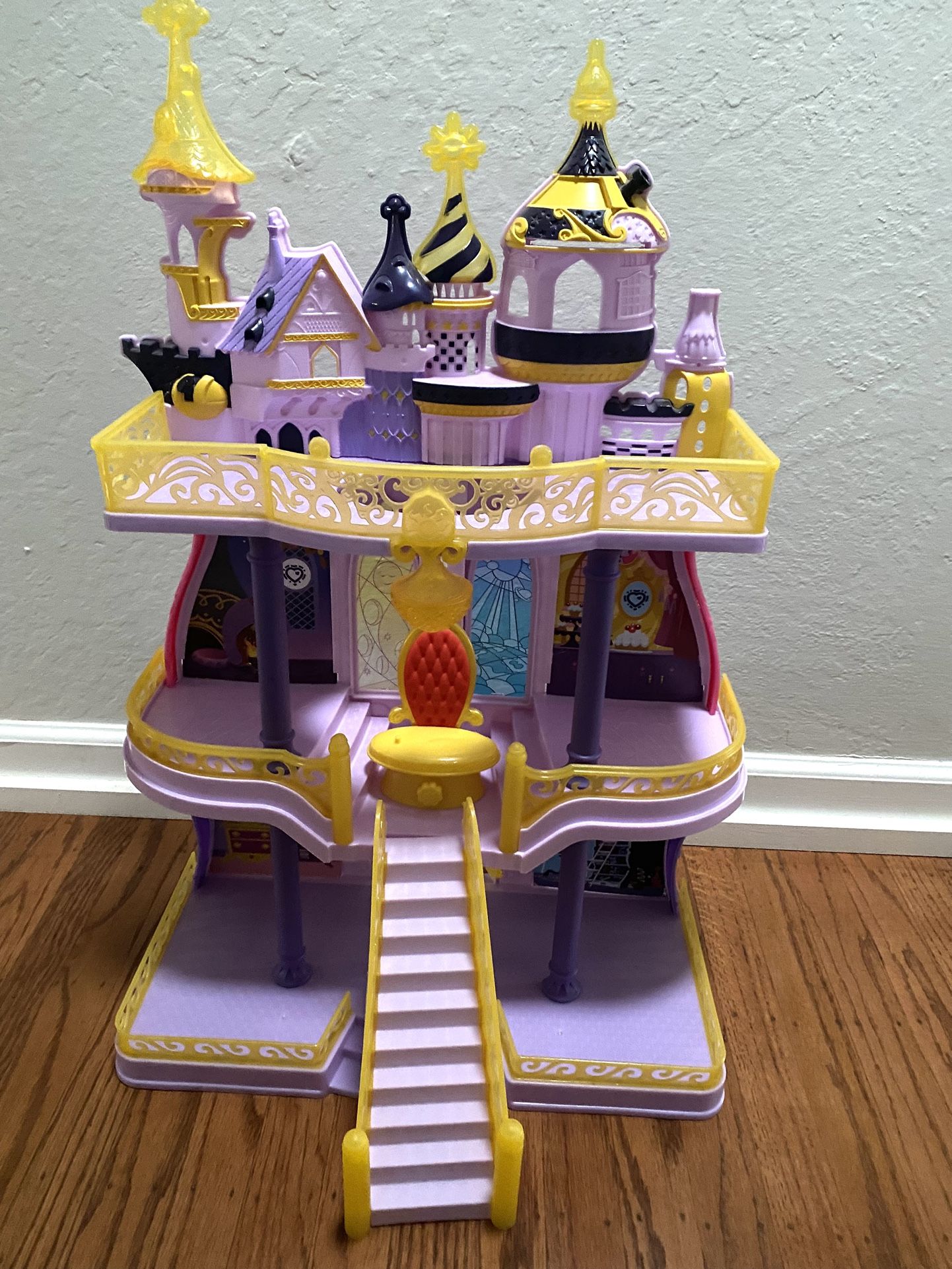 My Little Pony Castle with Ponies  and Plushies 