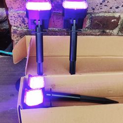 Solar Powered Fluorescent Walkway Lights Very Bright