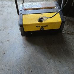 Industrial Floor Scrubber Works Great