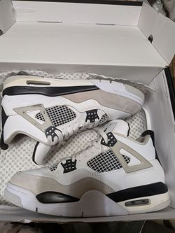 Air Jordan 4.  size 9.5  military