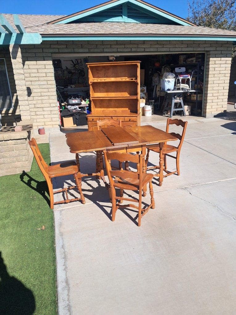 Kitchen, Dining Table Chairs And Hutch