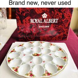 RARE - Brand new Old Country Roses 18 slot Deviled egg Dish Server
