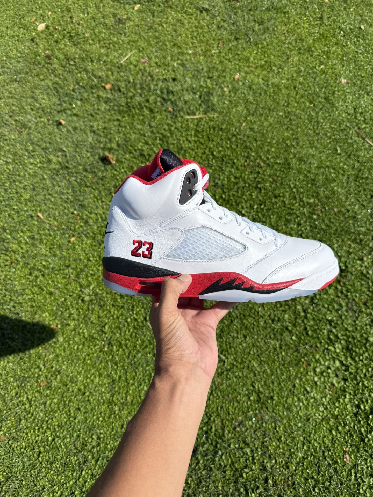 Jordan 5 Retro - Fire Red Black Tongue 