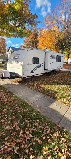 For Sale - 2011 28' Freedom Express Trailer