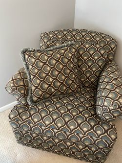 LA-Z-Boy Wing Chair