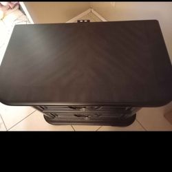 Queen Cherrywood Bed Frame And Nightstand Set