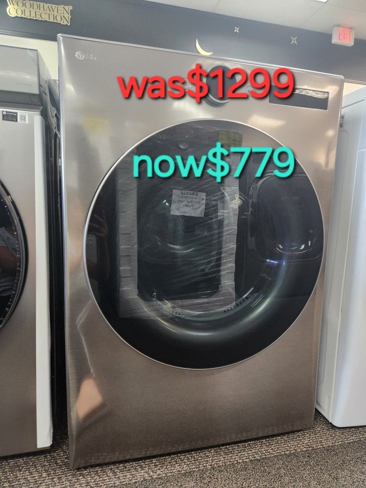 7.4 cu ft. Ultra larger electric dryer with. sensor dry turbosteam technology