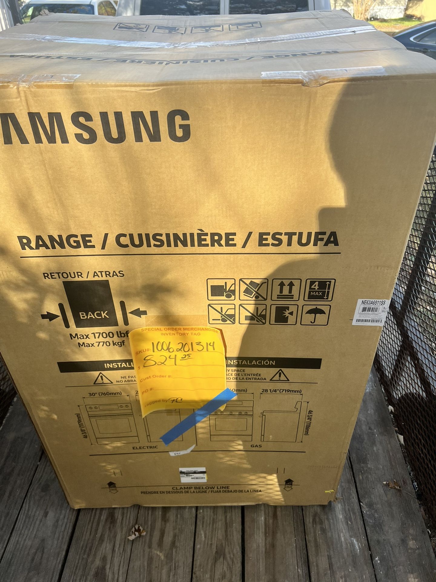 Samsung 30 inch smart stove Brand New in box