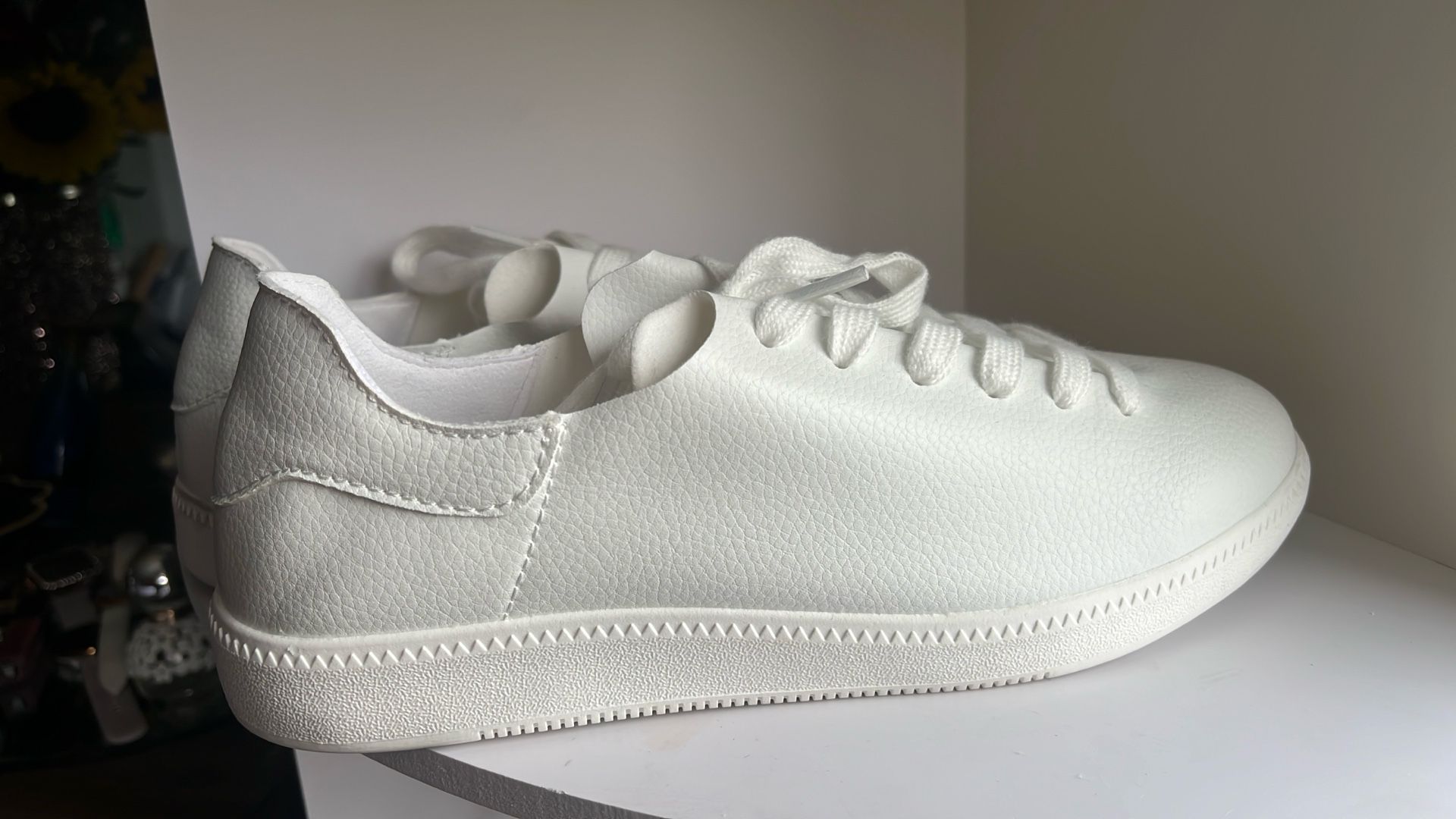 Minimalist White Tennis