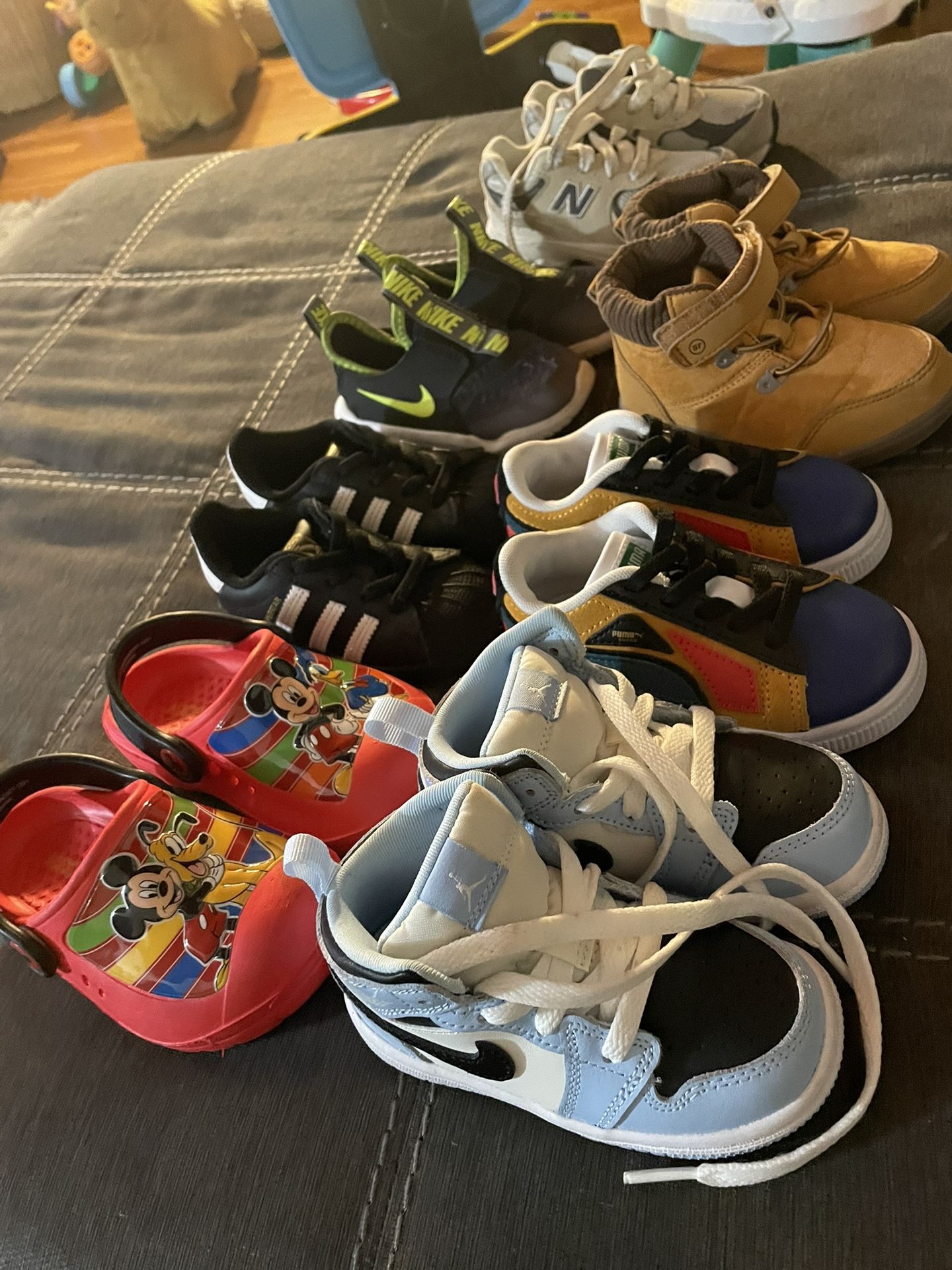 7 Pairs Of Size 6 Boys Shoes