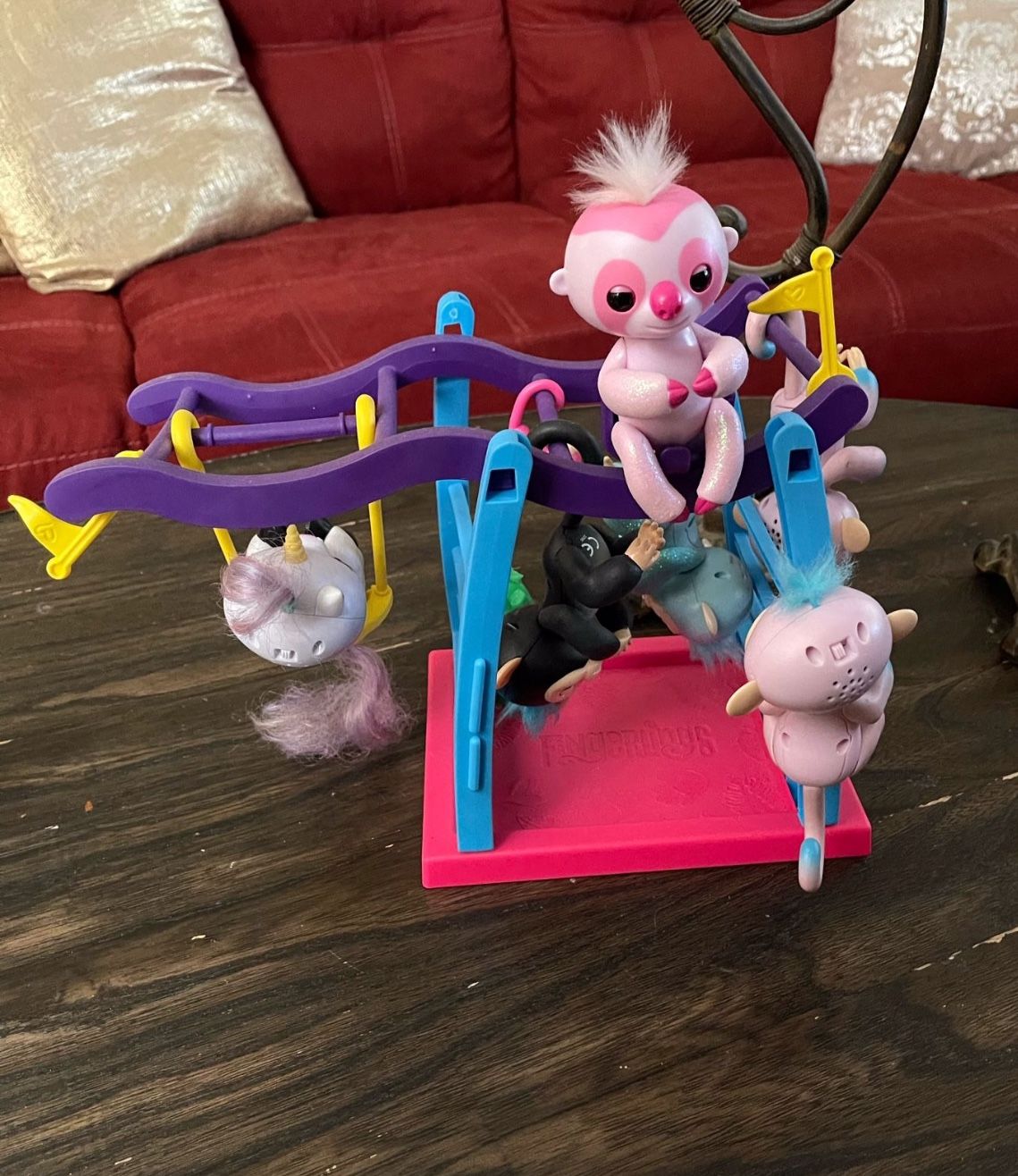 Fingerlings HUGS Gigi Unicorns & Monkeys Interactive Pet  White NWT WowWee 