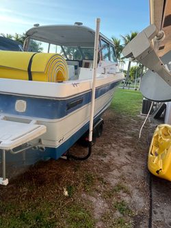 24 ft Bayliner marine corps trophy edition