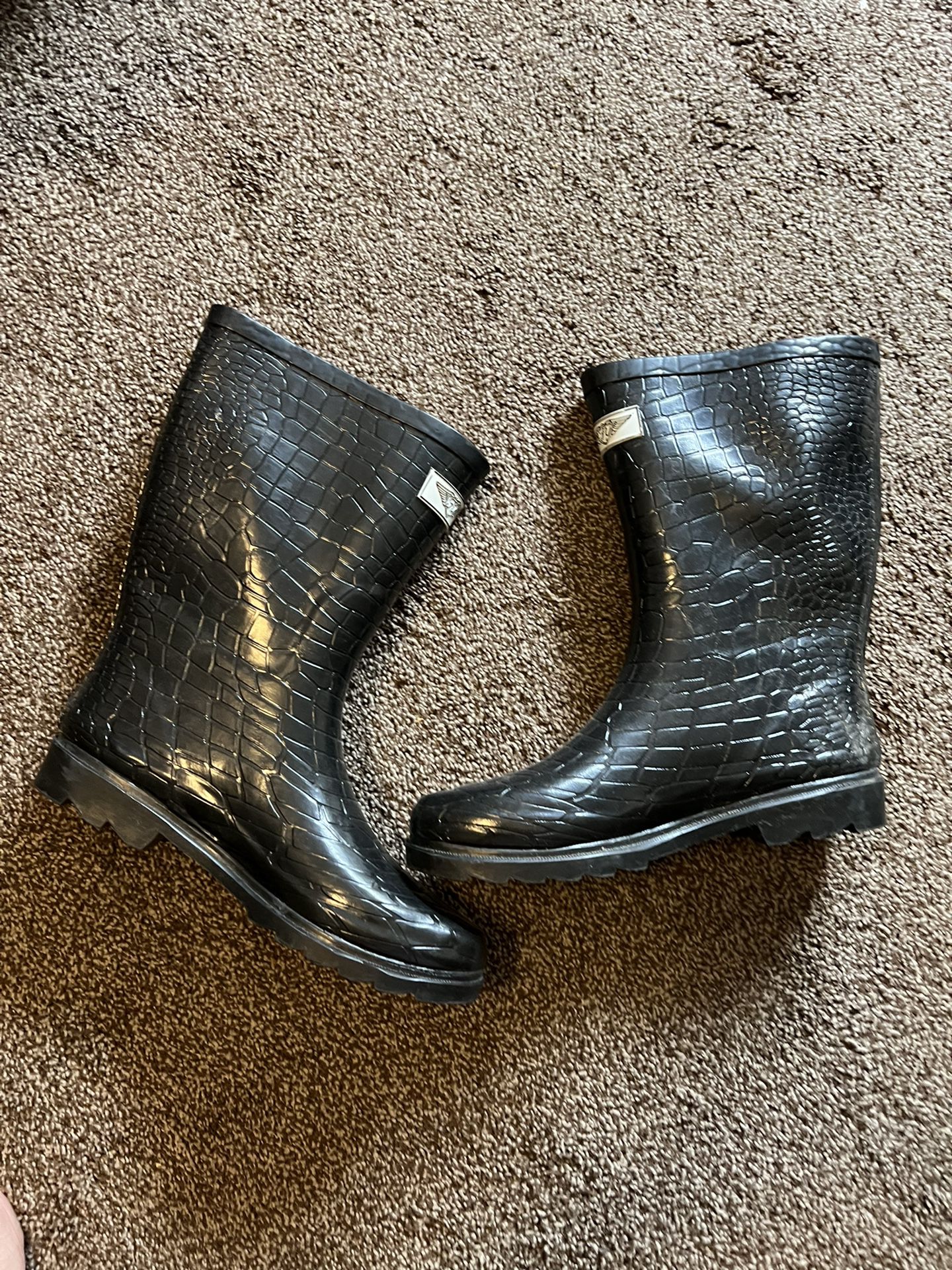Forever Young Rain Boots - Size 8