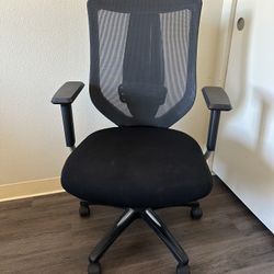 BLACK DESK CHAIR - ADJUSTING &  COMFORTABLE 