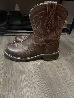Size 8 Women’s Boots