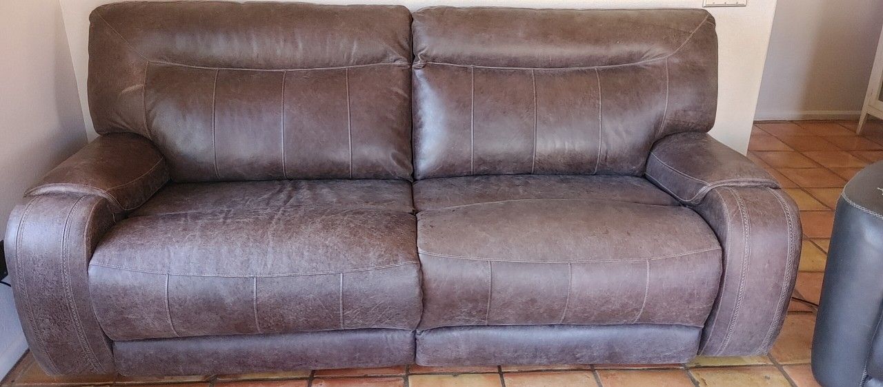 Leather Recliner Sofa/Chair