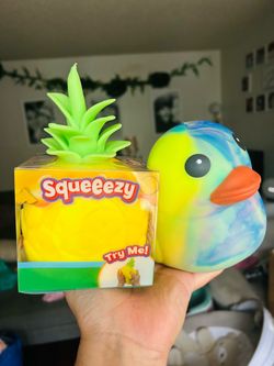 Squeezy bundle tie dye duck and pineapple