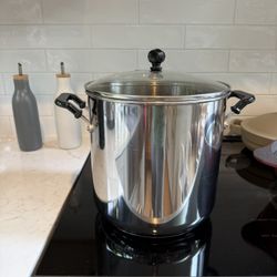 Farberware Stainless Steel Large Stock Pot 8 Or Maybe 11 Quarts, Barely Used