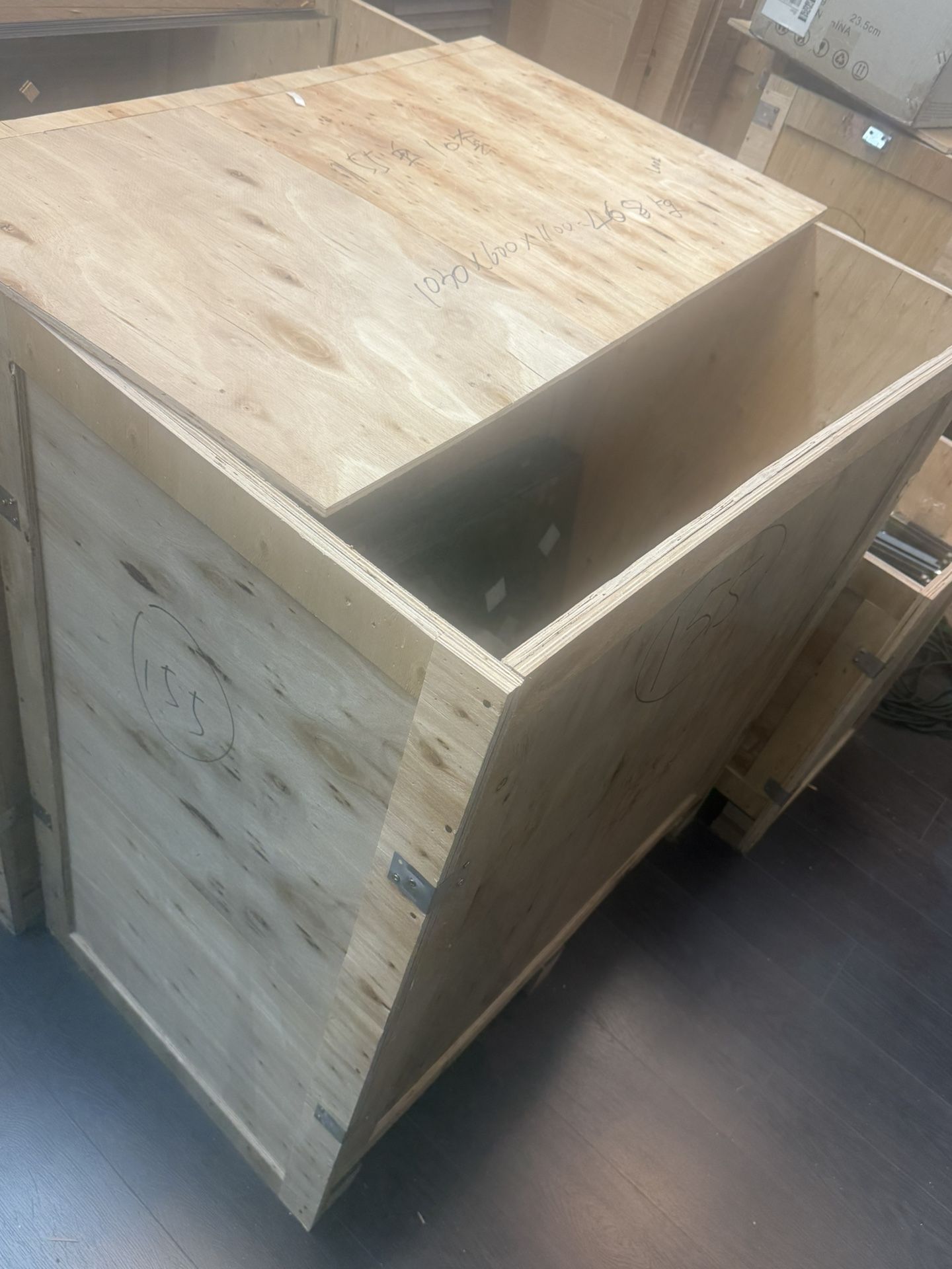 Wooden Boxes For Shipping With Cover