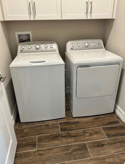 Washer and dryer plus kitchen appliances set