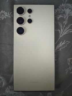 Samsung Galaxy S24  Ultra