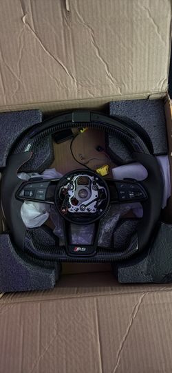 Audi Carbon Fiber Steerig Wheel ( READ DISC)