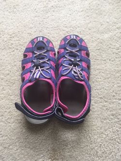 Girls sandals