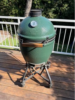 BIG GREEN EGG Smoker - Large with Accessories and Cover (Lightly Used)