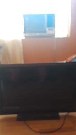 TV 32 inches brand new , has been put away with no pbox, but in great condition, just needs to be clean