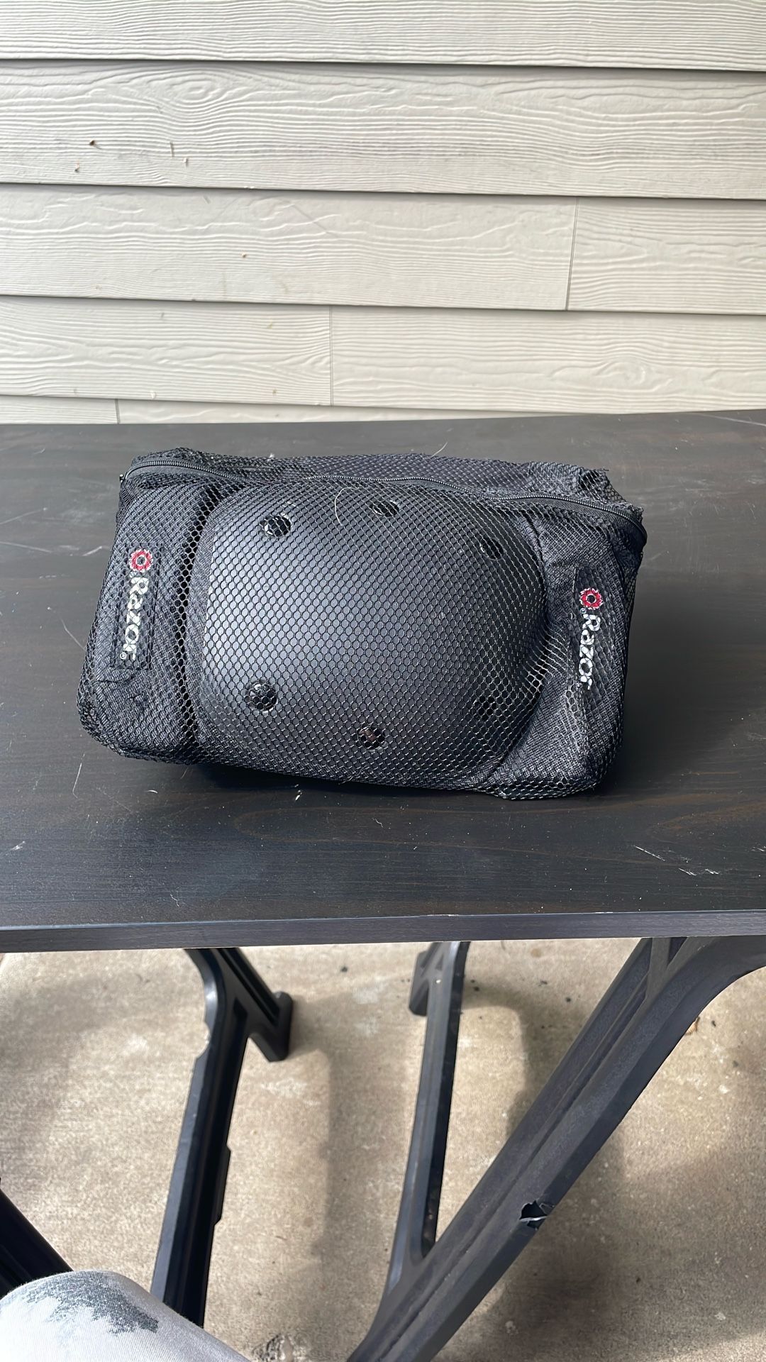 Razor Knee Pads