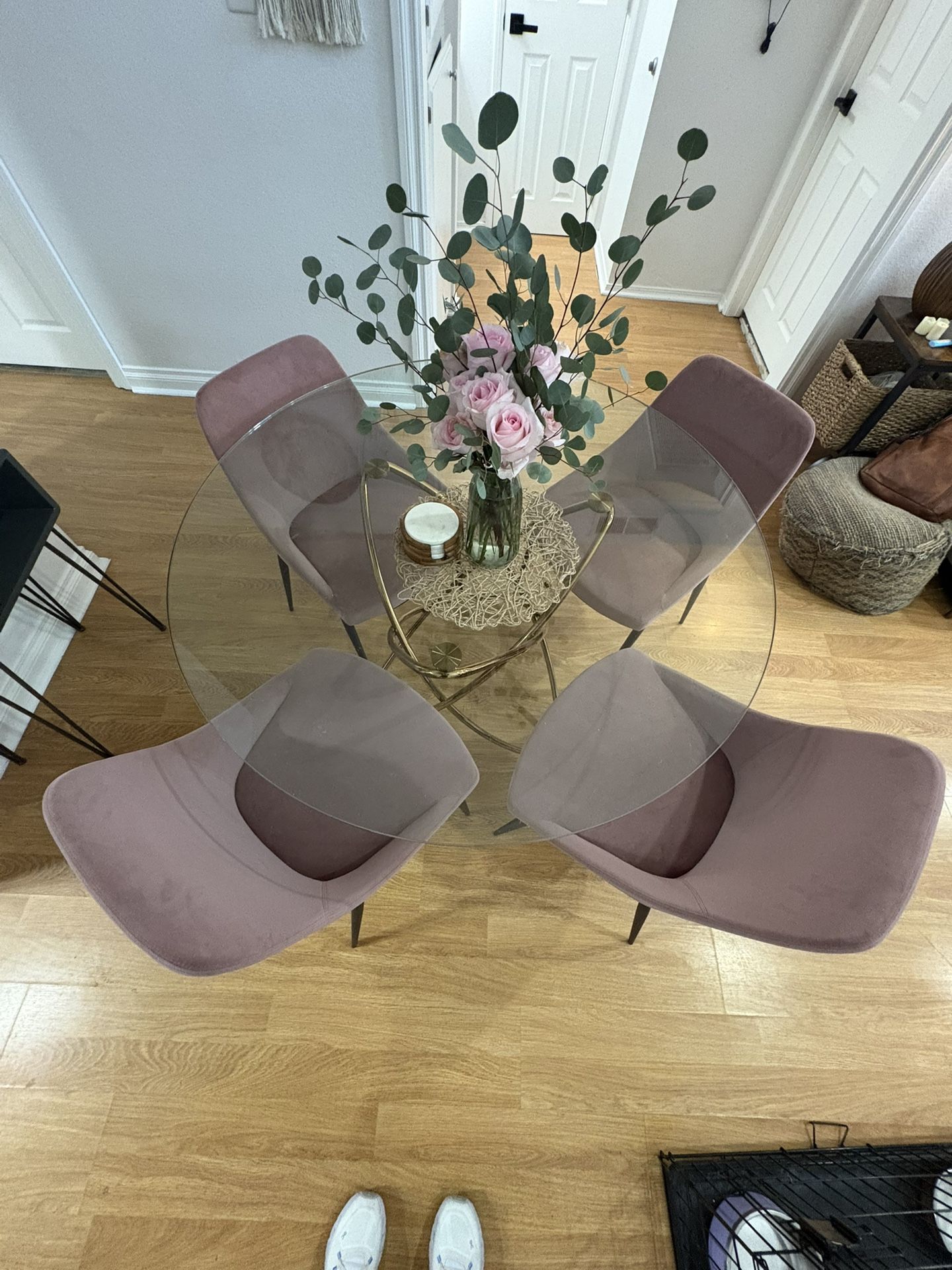 Dinning Room Table & 4 Chairs