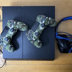 500GB Black Playstation 4 w/ Controllers & Headset