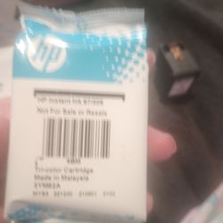 Ink Cartridges- Tricolor And Black HP