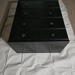 Black Queen Sleigh Bed And Chest