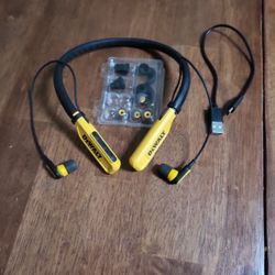 DeWalt Wireless Headphones 