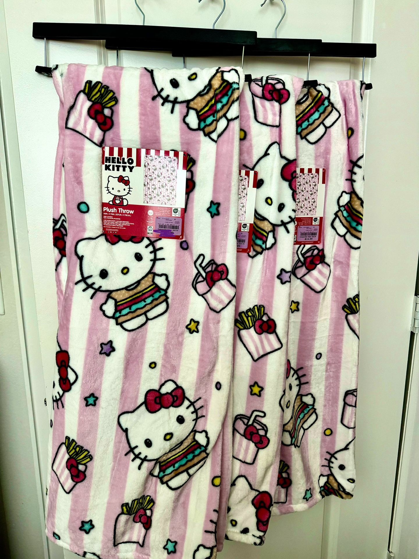 Hello Kitty Hamburger Blanket