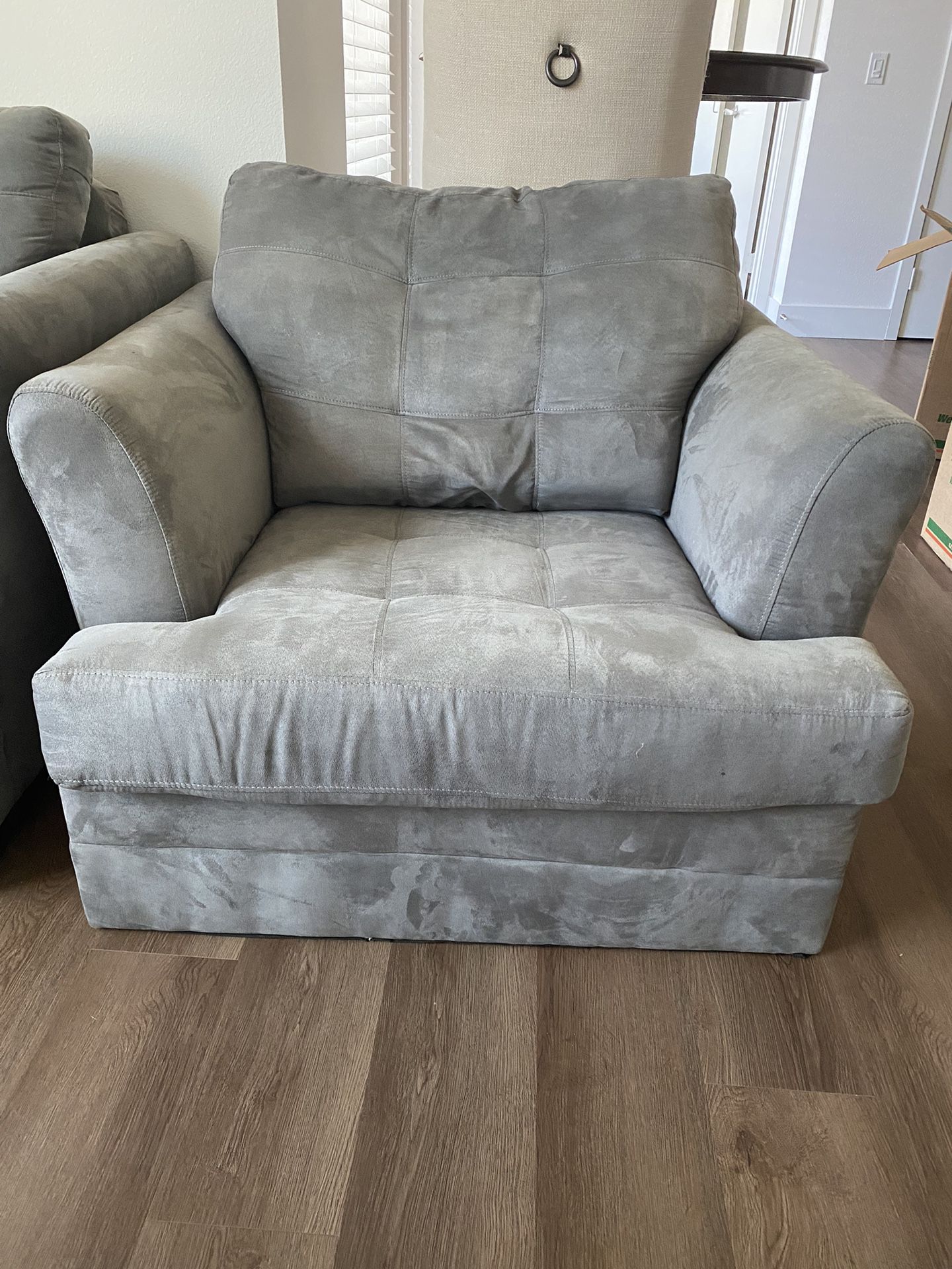 FREE Single Sofa