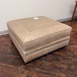 Bernhardt "Grandview" Leather Ottoman