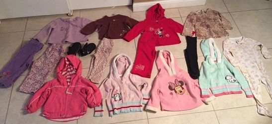 Huge set of baby girl clothes (18m)