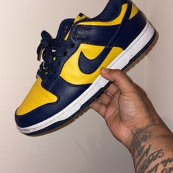 Nike Dunk Low (Michigan 2021)