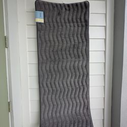 Gray Bath Mat with Anti-Skid Back - NEW